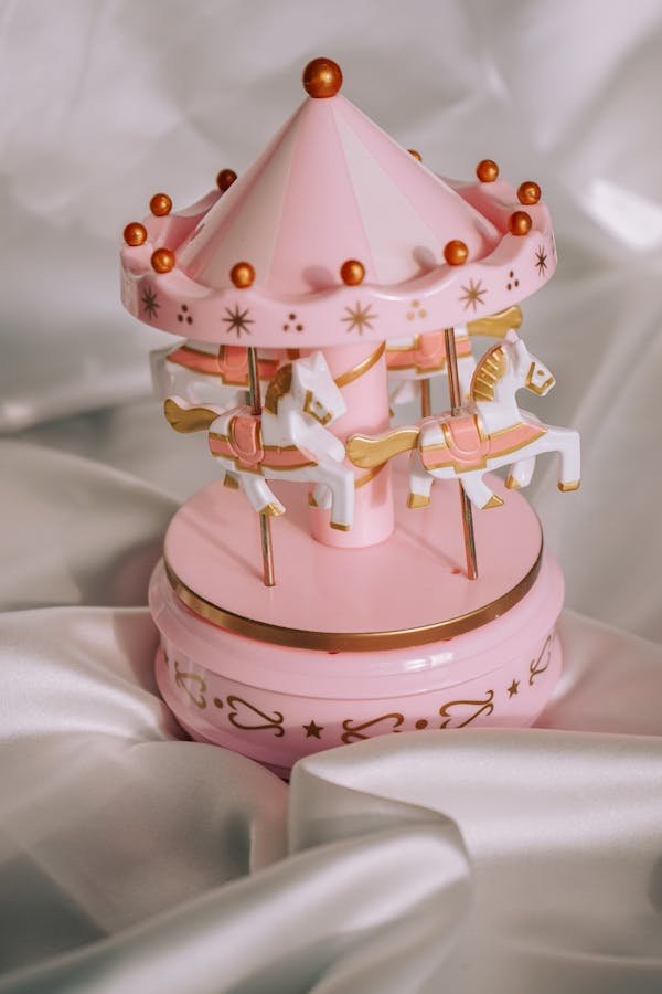 Les secrets d'une boîte à musique manivelle artisanale